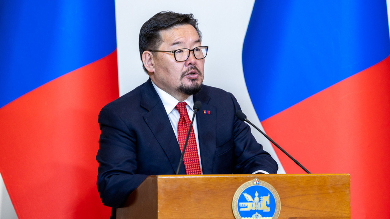 Başbakan istifa etti! Boykota dayanamadı