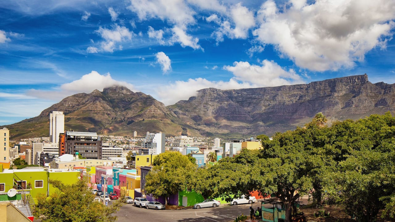 Dünyanın 3 başkentli tek ülkesi! Burada tam 12 resmi dil var