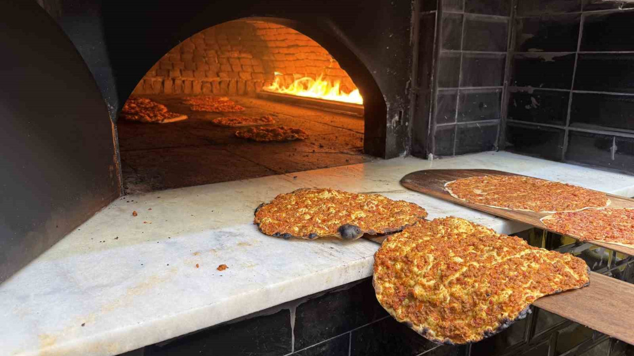 Maçı kazanırsak bin lahmacun dağıtacağım dedi, sözünü tuttu