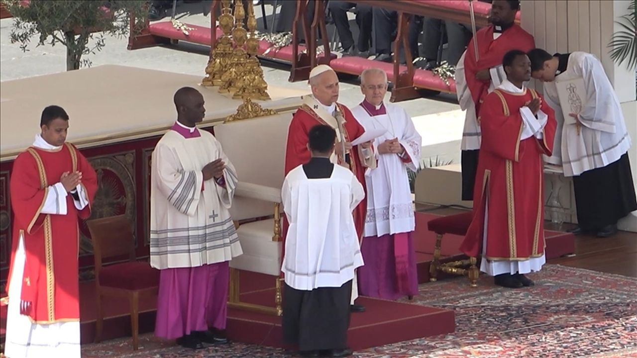 Papa'dan 'barış ve silahların bırakılması' çağrısı