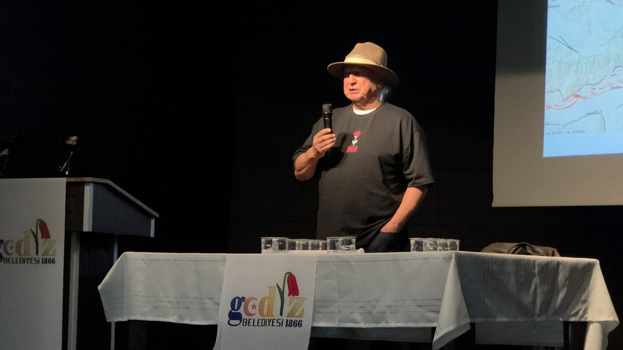 Şener Üşümezsoy uyardı: 'Simav fayı stresini bitirmedi'