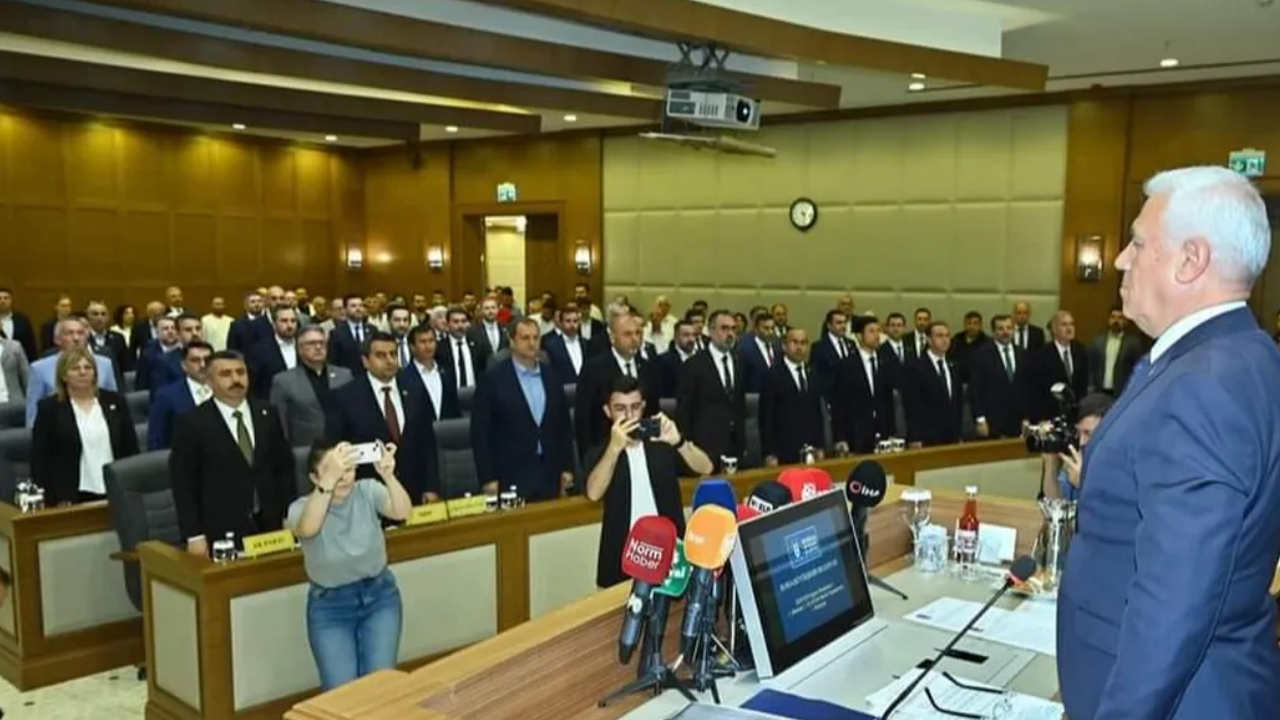 Bursa Büyükşehir Belediyesi meclisinde çoğunluk kimde? Bursa belediye başkanı değişti mi?