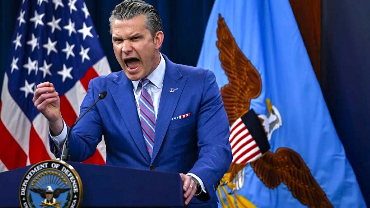 ABD Savaş Bakanı'nın İran'da 'Merhametsiz imha' sözlerinin altından borsa çıktı: Adı 3,2 milyar dolarlık fonla anılıyor