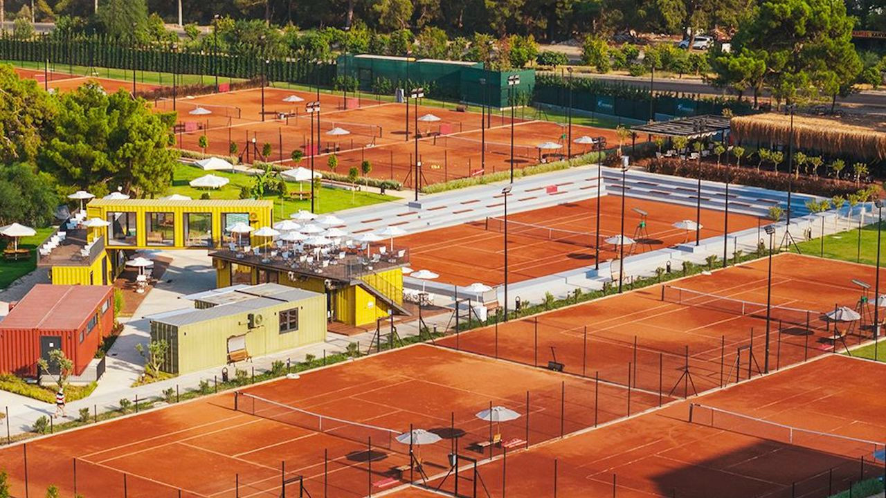 Rus tenisinin yıldızları toprak kort sezonuna Kemer’de hazırlanıyor