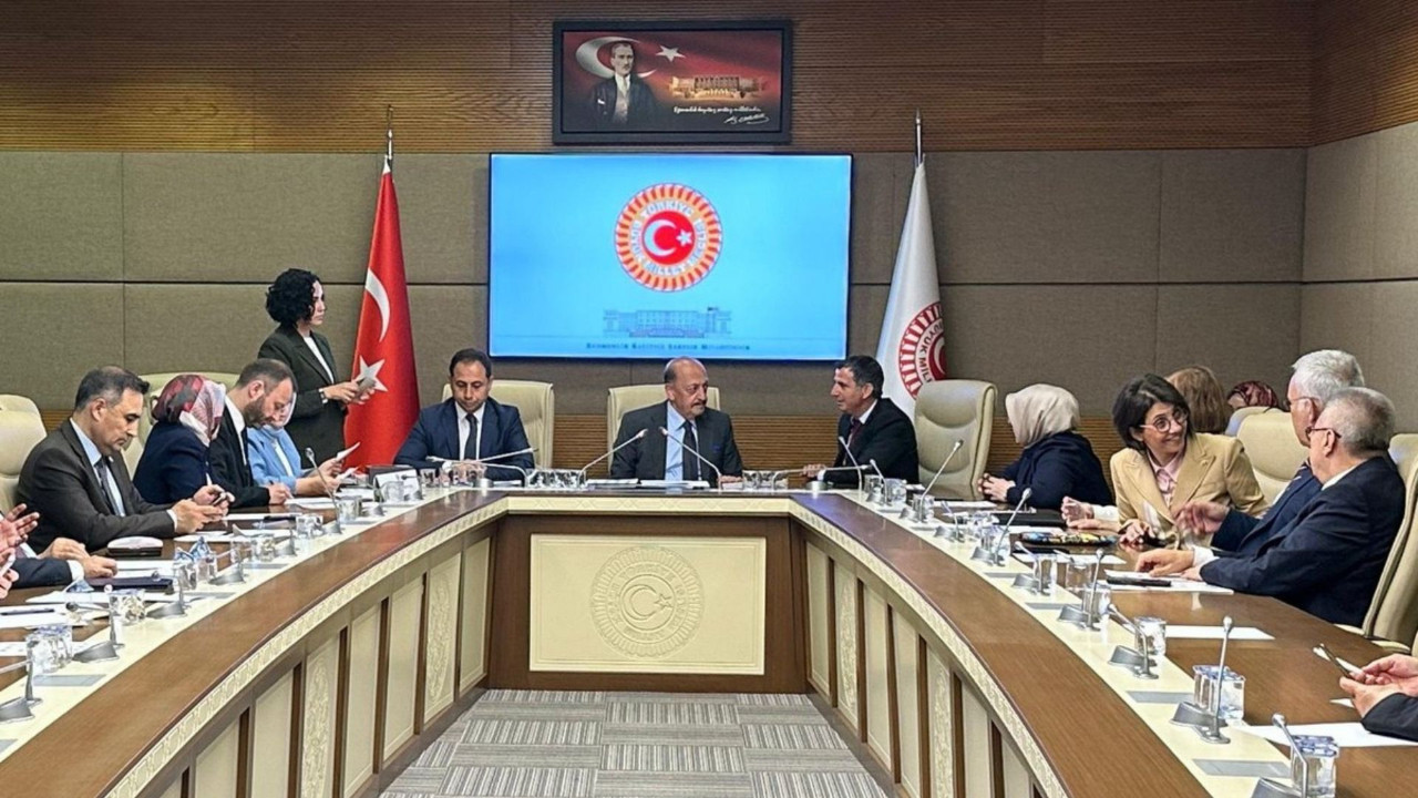 Sosyal medya ve doğum izni teklifi komisyonda! TBMM’de kritik mesai
