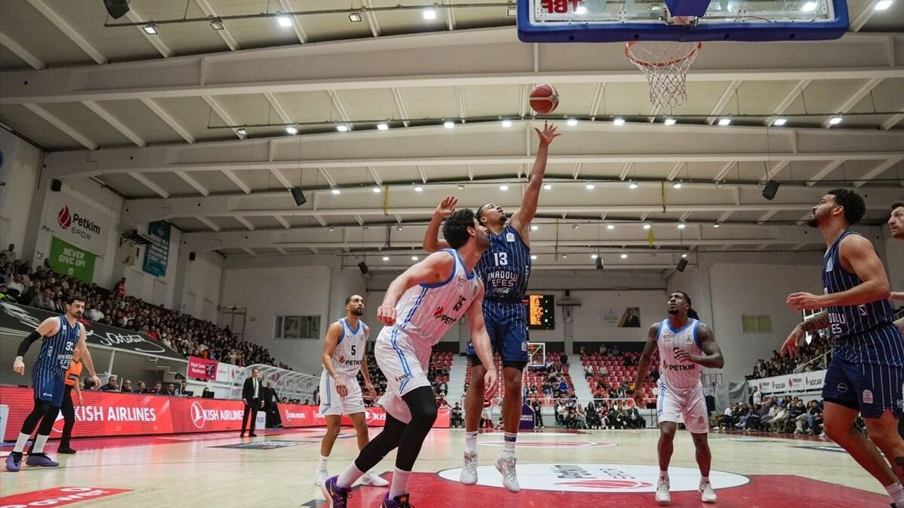 Anadolu Efes, Aliağa Petkimspor'u 85-60'ı yendi