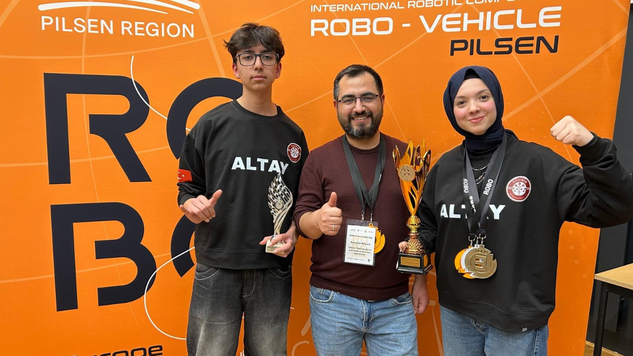 Bursalı öğrencilerden dünya ikinciliği! Meslek lisesinde üretildi