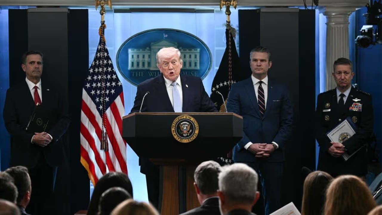 Trump yine tehdit etti! 'İran'la 47 yıldır uğraşıyoruz'