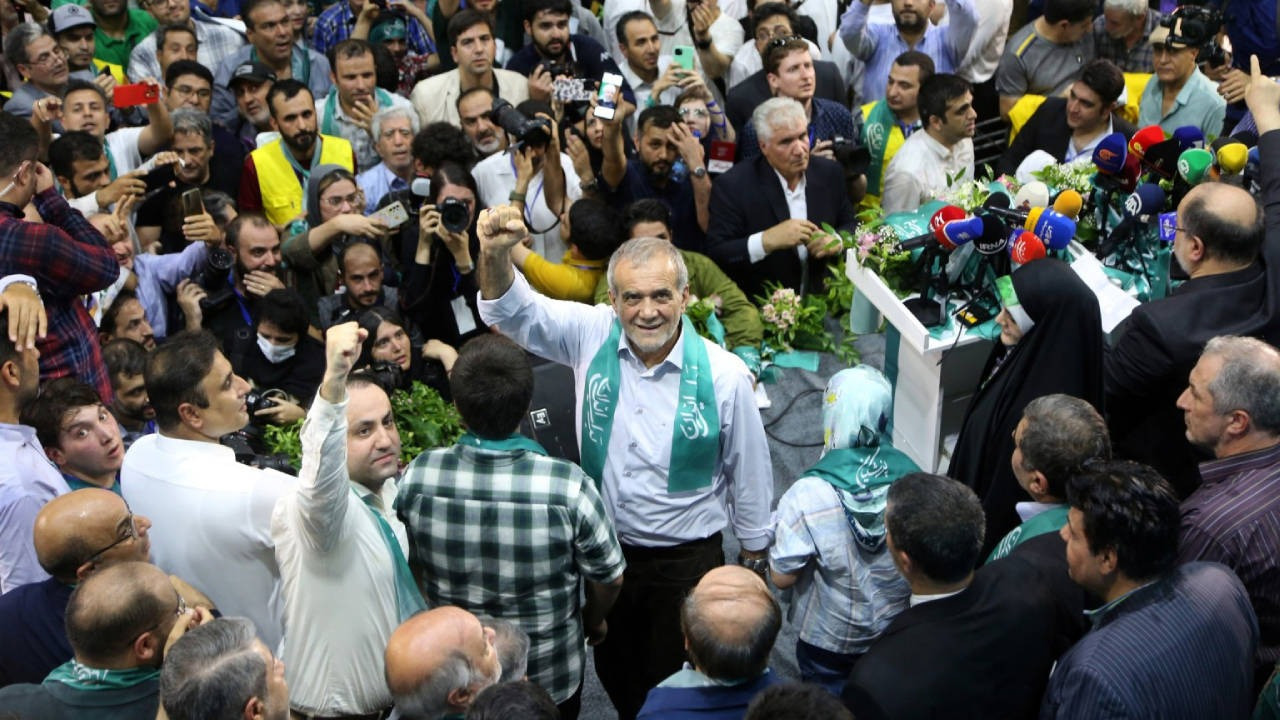 Pezekişyan İran halkıyla bütünleşti: 'Ben de canımı feda ediyorum'