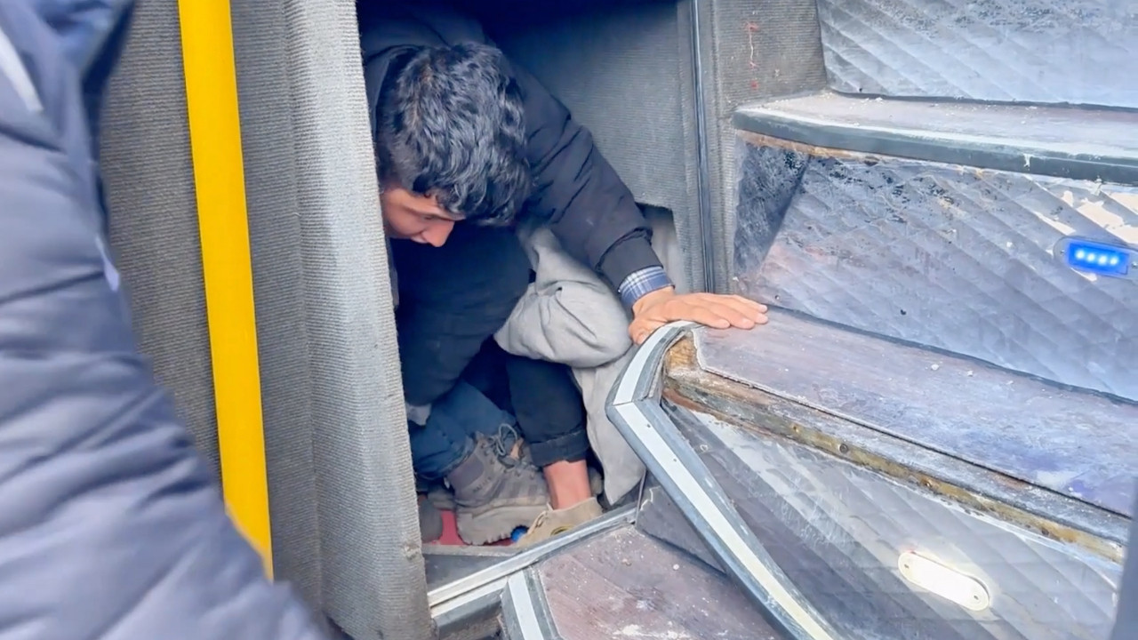 Yozgat'ta yolcusuz otobüsün bagajından 53 kişi çıktı