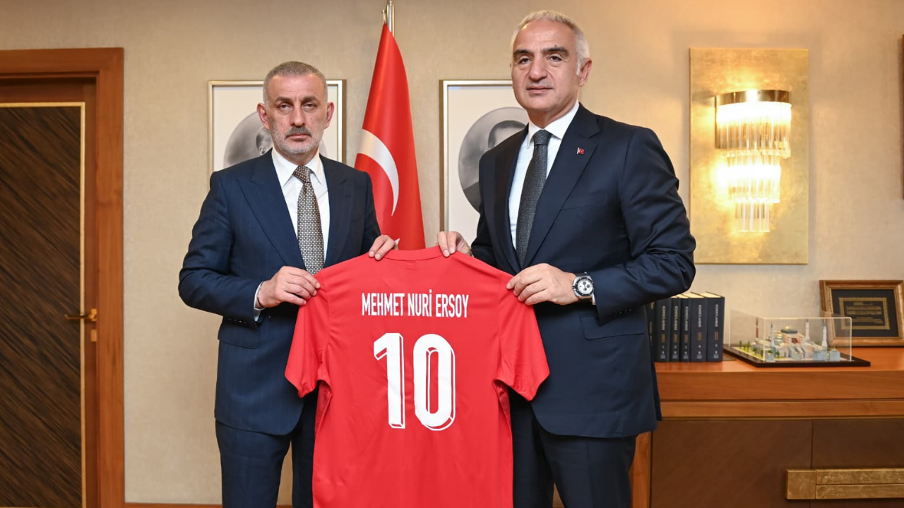 Bakan Ersoy ve TFF Başkanı Hacıosmanoğlu ile bir araya geldi
