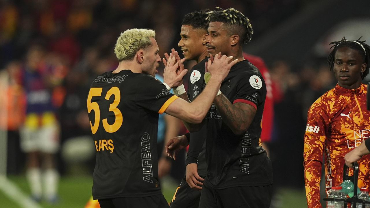 Galatasaray, 3 puanı 3 golle aldı