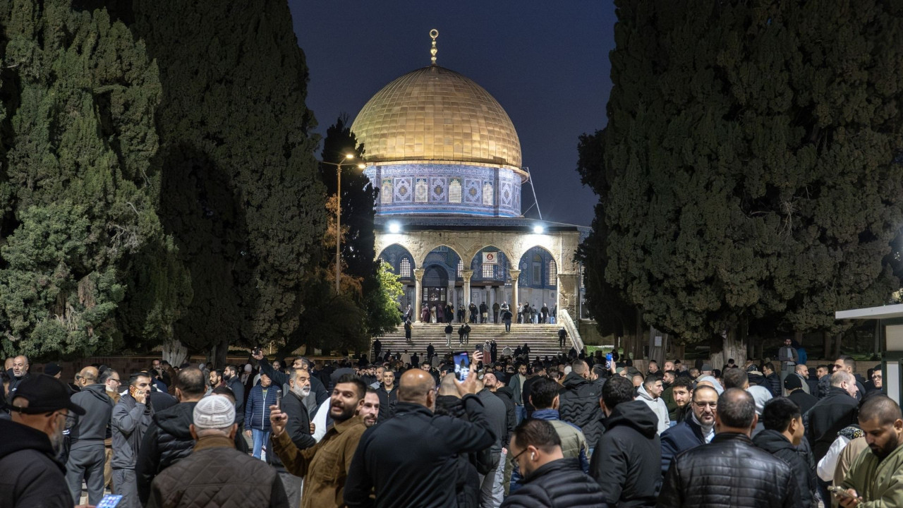 41 günlük abluka son buldu: Mescid-i Aksa yeniden açıldı