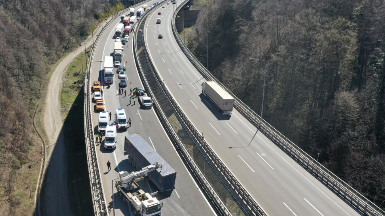 Anadolu Otoyolu'nda zincirleme kaza