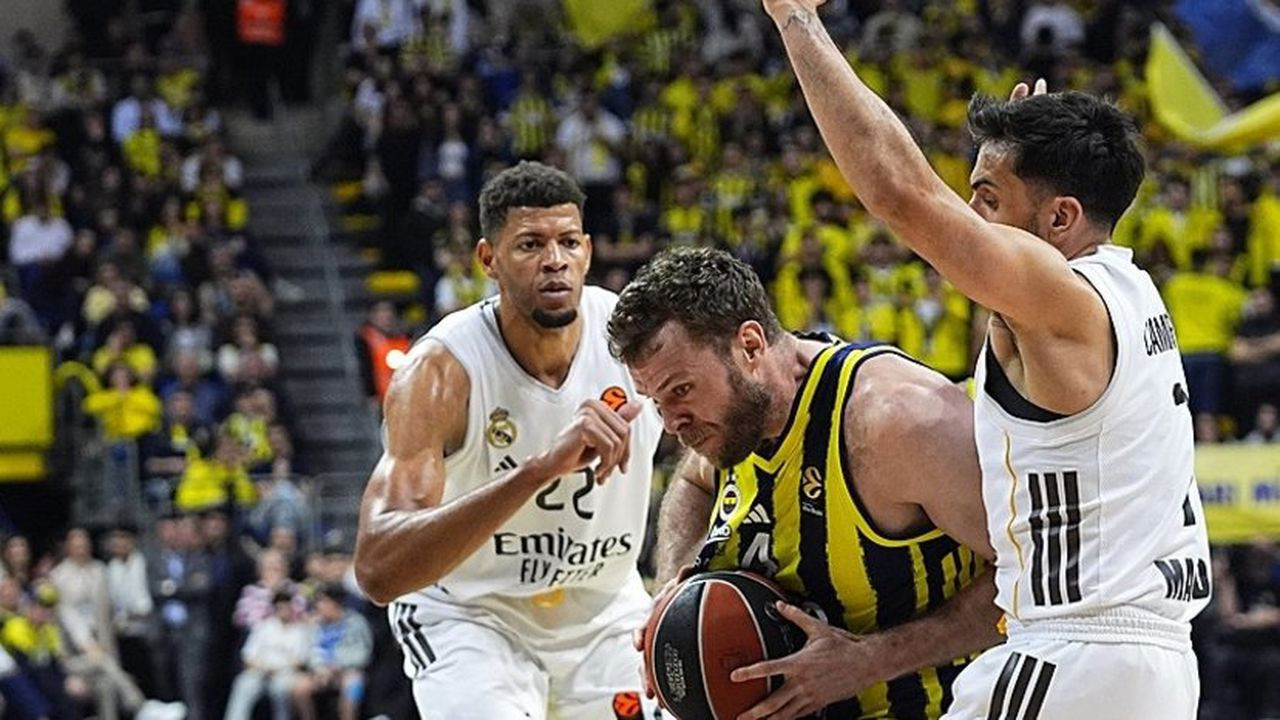Fenerbahçe Beko sahasında Real Madrid’e kaybetti