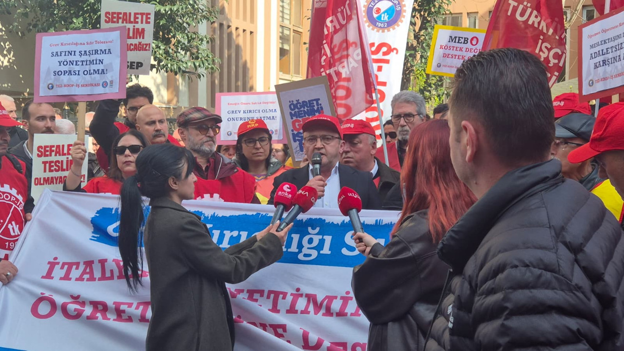 İtalyan Lisesi’ndeki Türk öğretmenler MEB önünden seslendi: Bağlayıcı sözleşme olmadan grev bitmez