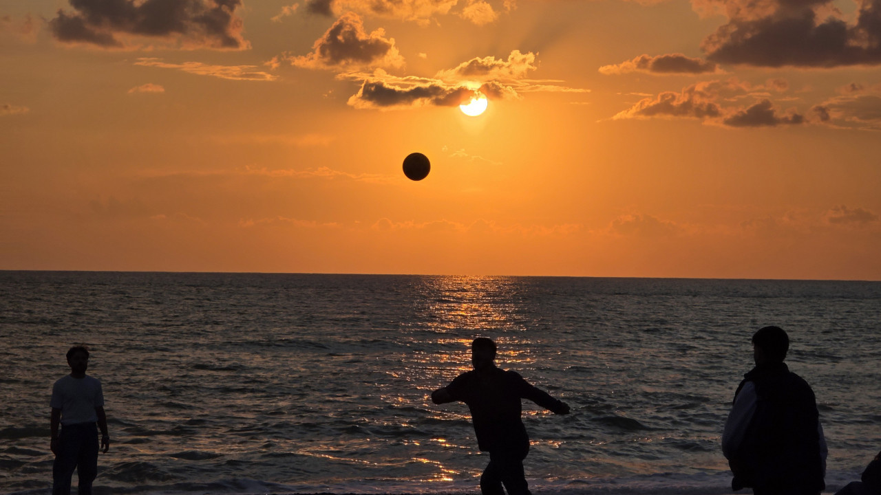 Hatay’da gün batımı kartpostallık görüntüler oluşturdu