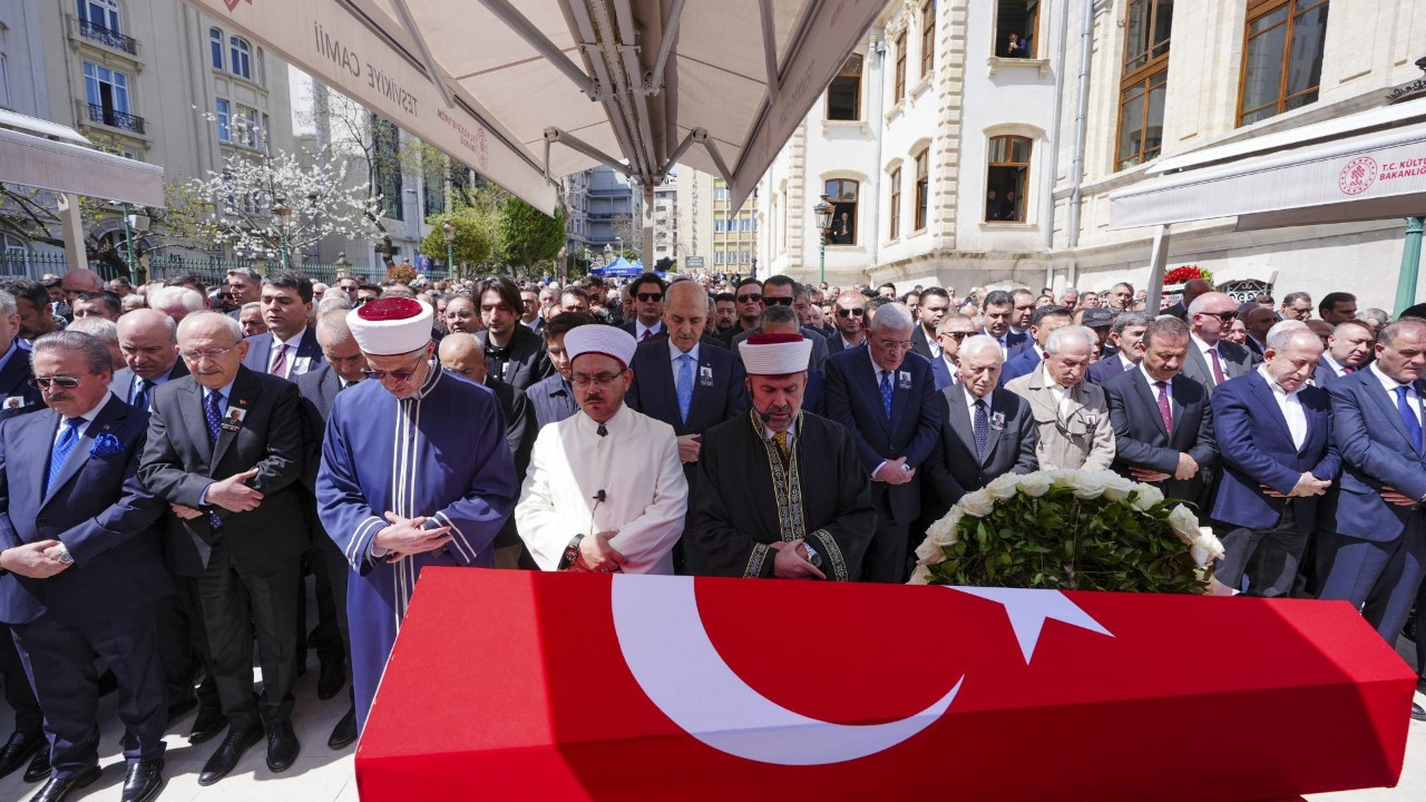 Eski TBMM Başkanı Hüsamettin Cindoruk son yolculuğuna uğurlandı
