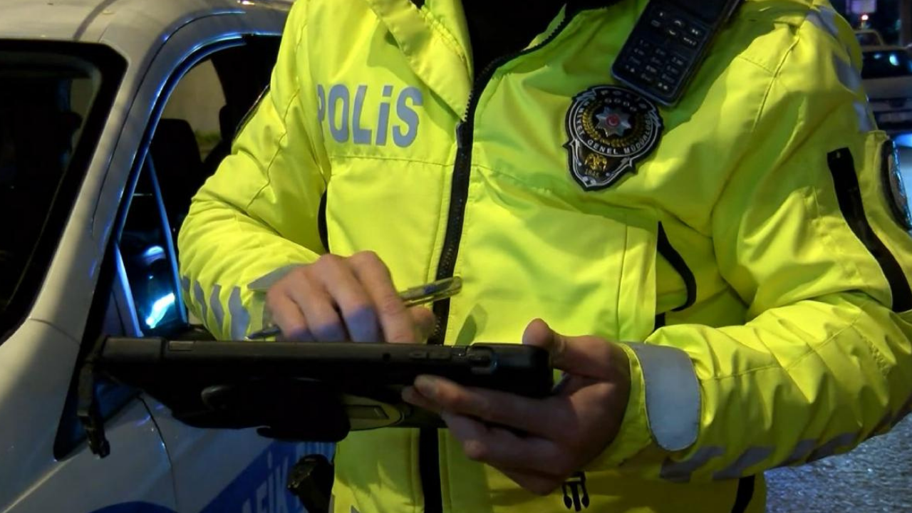 Polisin 'dur' ihtarına uymayan sürücüye dev ceza