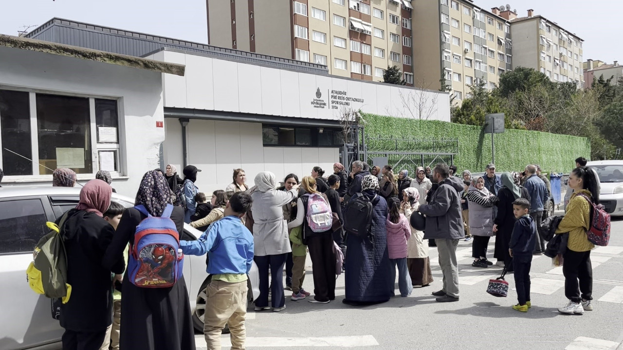 Ortaokulda zehirlenme vakası! Veliler okula akın etti