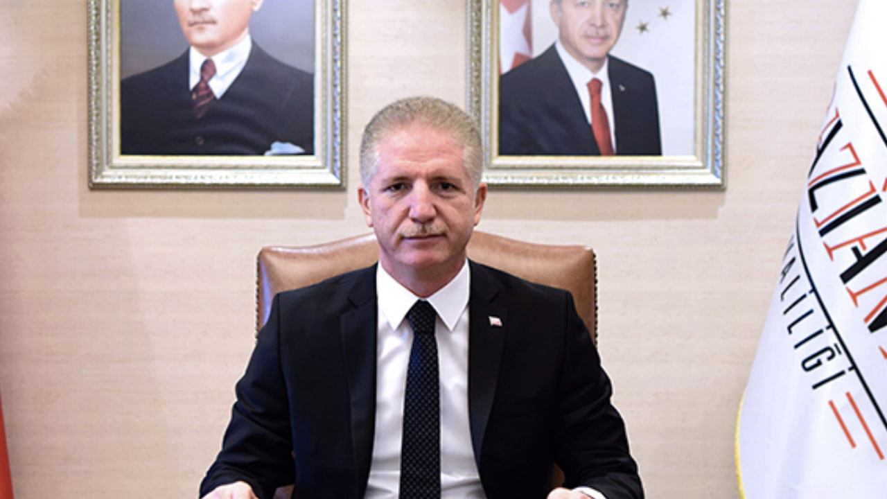 Okul isimleri vererek panik yaratmaya çalıştılar! İstanbul İl Valisi Gül'den açıklama geldi