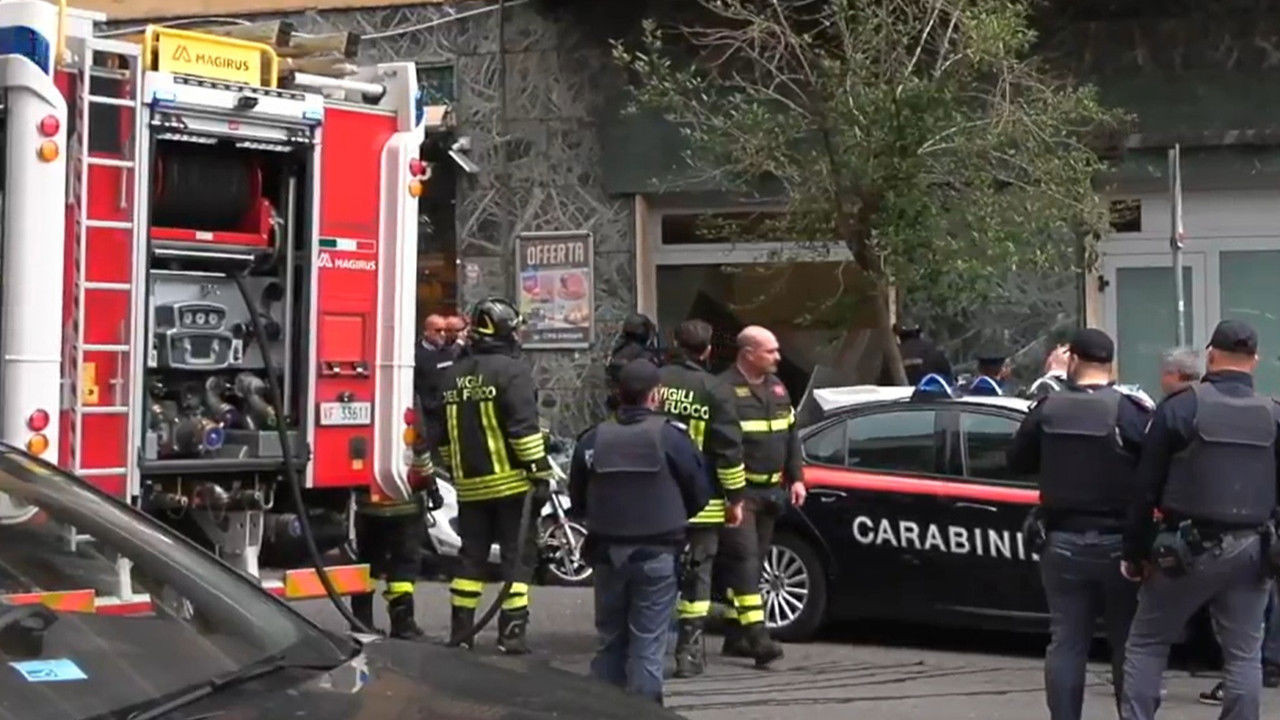 İtalya Napoli'de banka şubesinde silahlı soygun