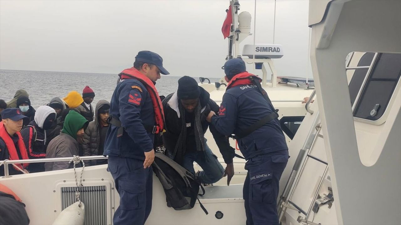 İzmir Urla ve Çeşme'de 19 göçmen yakalandı