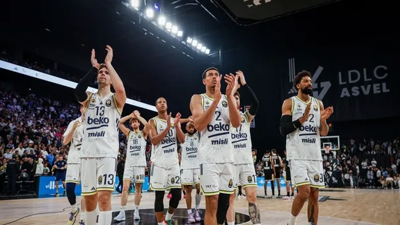 Fenerbahçe Beko sezonu galibiyetle tamamladı