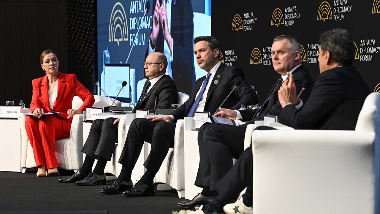 ‘Yenilenebilir enerjide de madenciliğe bağımlılık sürüyor’