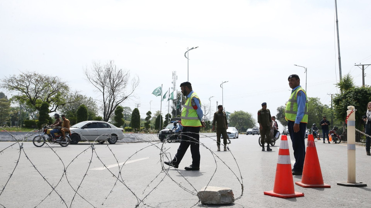 İslamabad’da olağanüstü hareketlilik: Önlemler en üst seviyeye çıkarıldı