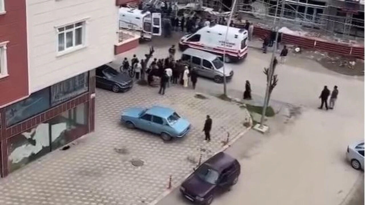 Ankara’da inşaat iskelesi çöktü; 3 işçi yaralandı