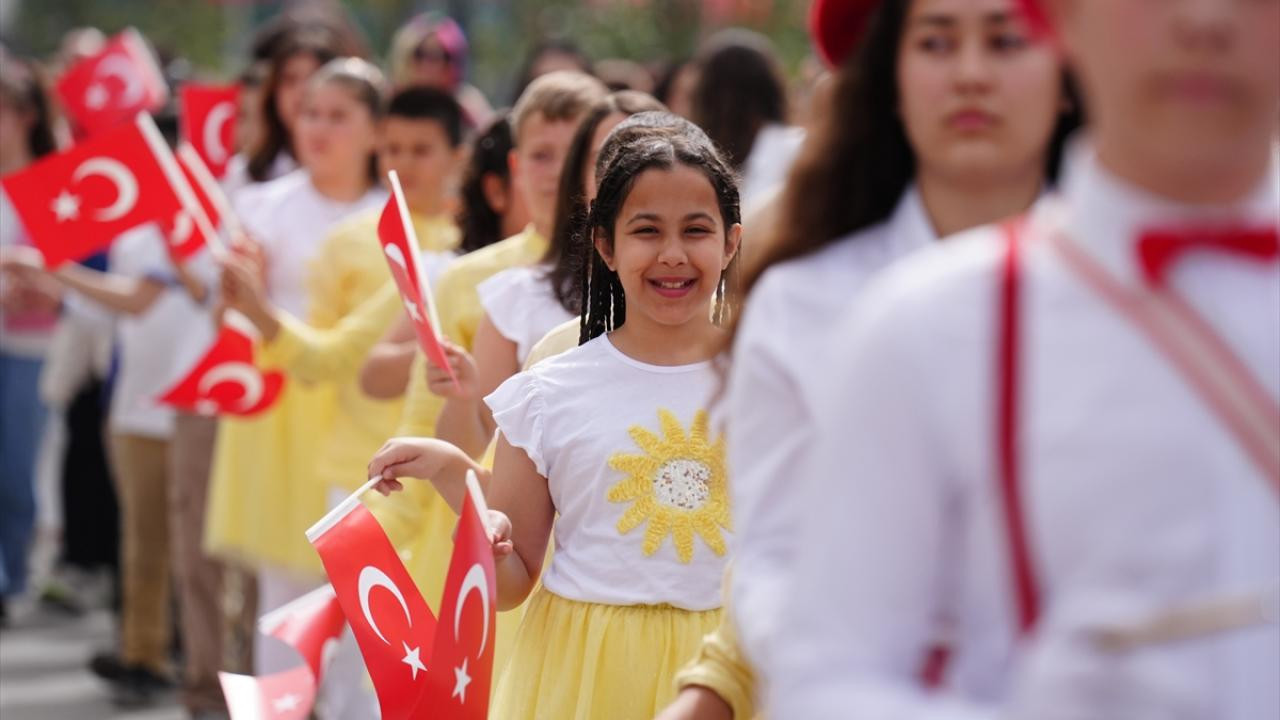 22 Nisan yarım gün mü? 22 Nisan Çarşamba öğleden sonra tatil mi?