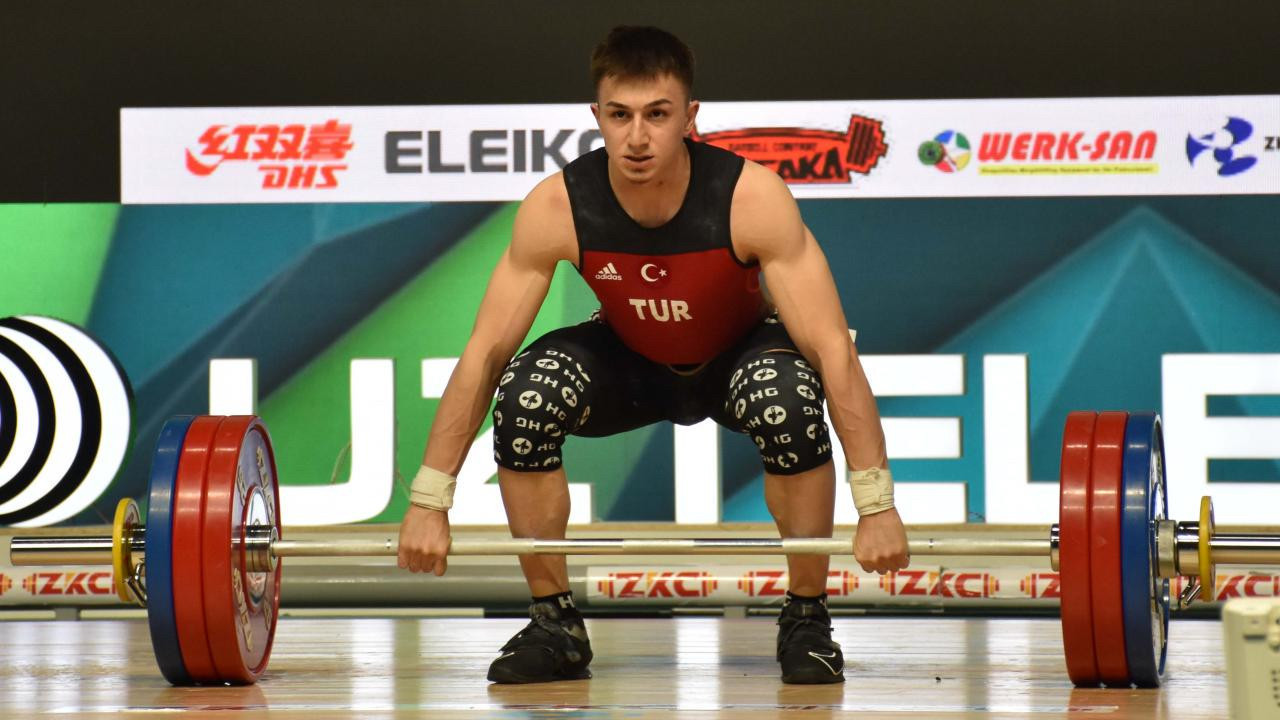 Halterde gururlandıran başarı: Yusuf Fehmi Genç zirvede