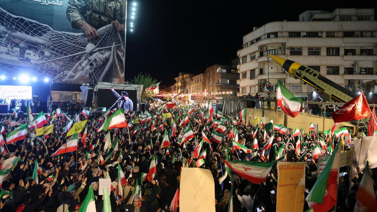 Tahran tek vücut: İran’ın bağımsızlık iradesi meydanlara sığmadı