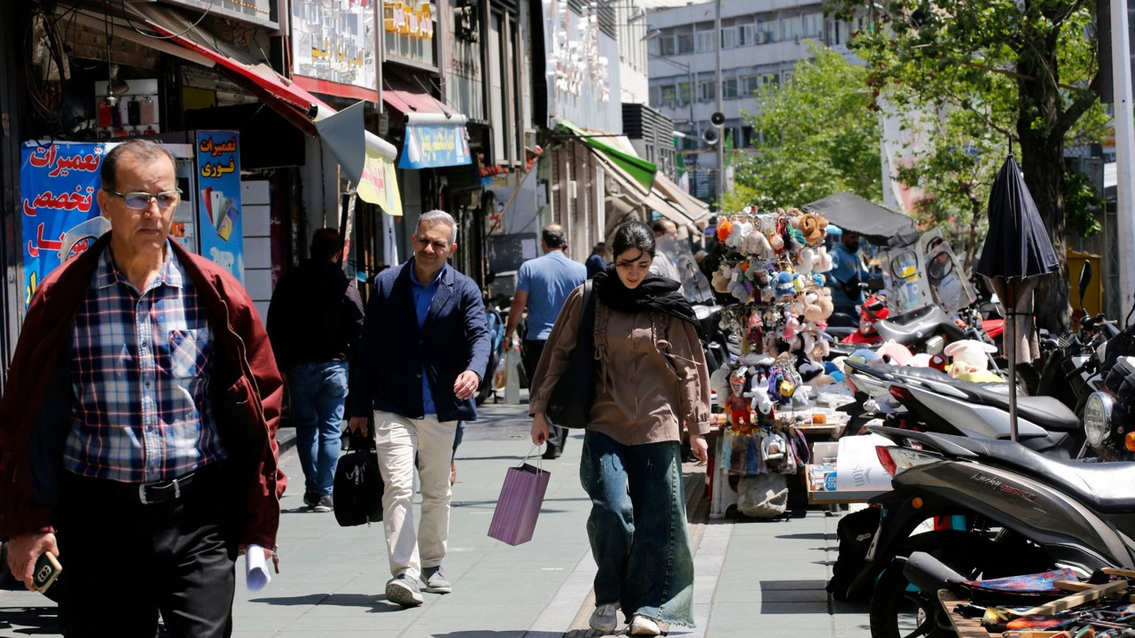 Teslim olmayan şehir Tahran: Gündüz iş, gece direniş