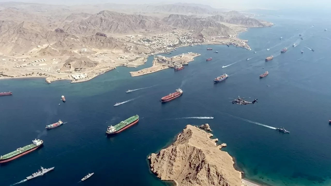 İran Hürmüz'ün açılma ihtimaline kapıyı kapattı