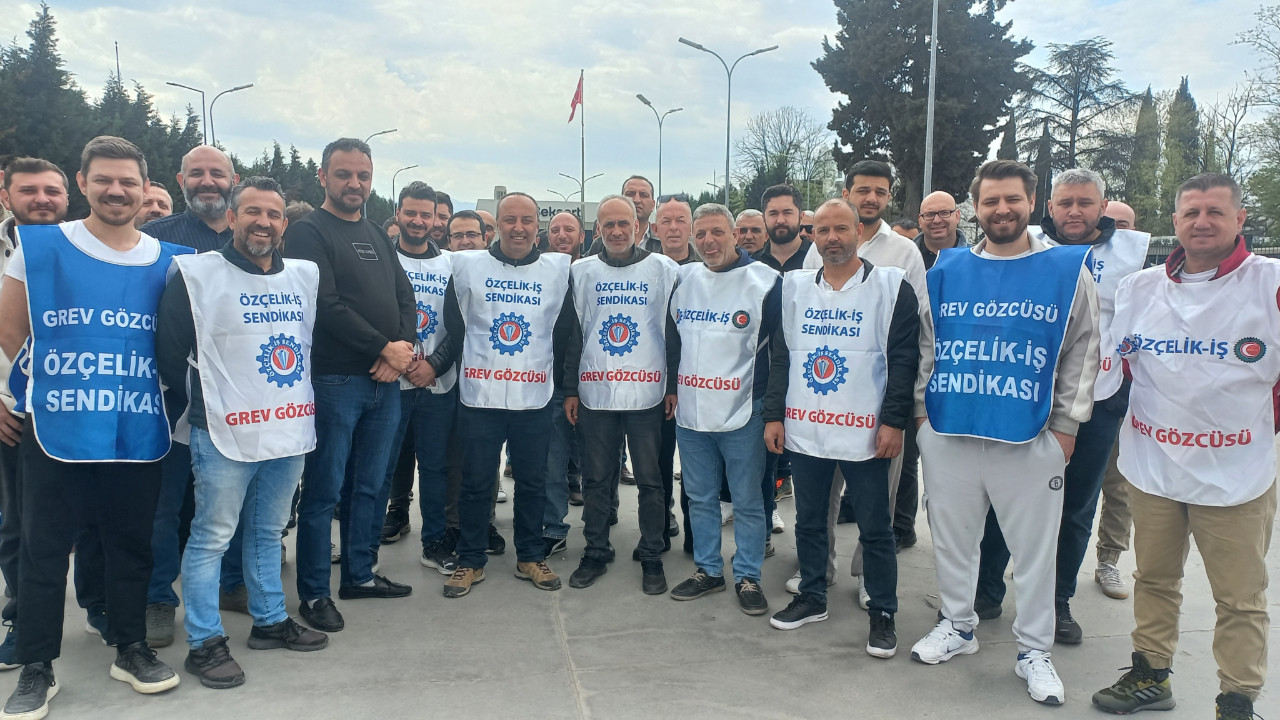 Kocaeli Bekaert Çelik işçileri grevde: "Haklarımızı alana kadar buradayız"