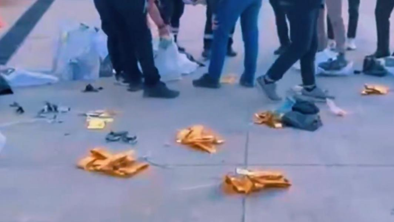 Külçe külçe altın ve milyonlarca TL para yakalandı! Polisler bile şaşırdı