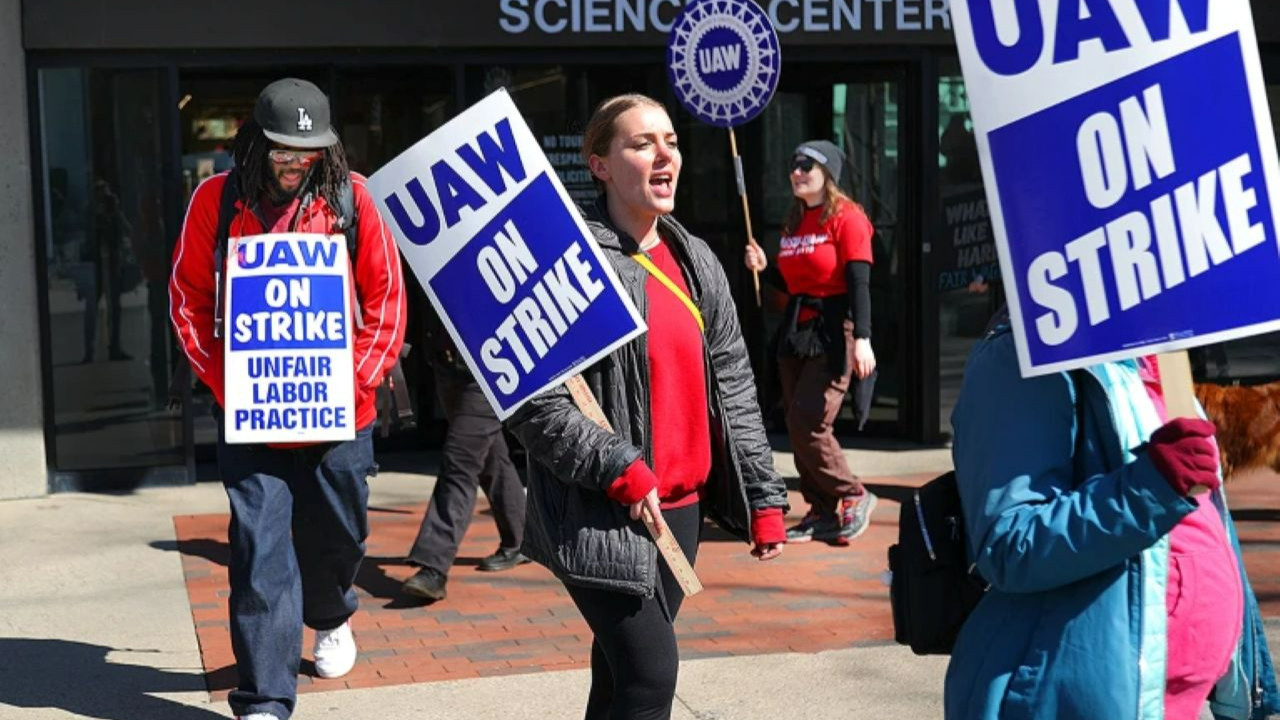Harvard’da binlerce lisansüstü öğrencisi greve gitti: Araştırmalar durma noktasında