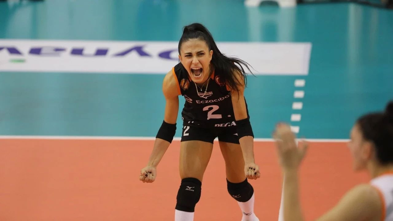 Milli voleybolcu Simge Aköz'ün geleceği belli oldu