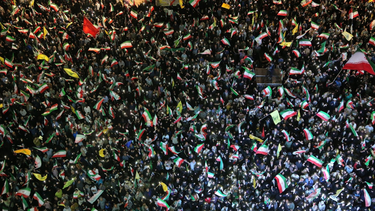 Tahran’da sıradan bir akşam: Sokaklar ABD-İsrail karşıtı sloganlarla yankılandı
