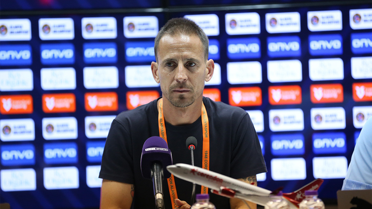 Alanyaspor evinde mağlup oldu! Hocası Pereira'dan açıklama