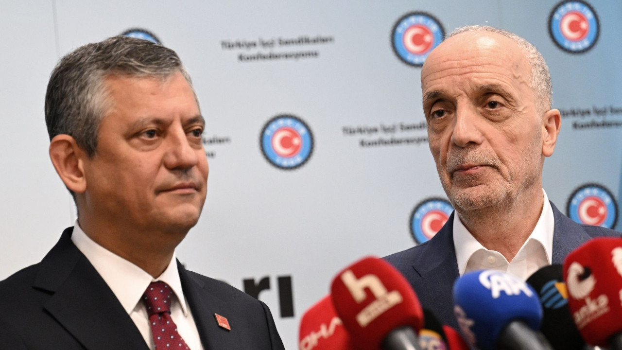 Özgür Özel, TÜRK-İŞ ziyaretinde konuştu: ‘Gelin işçilere bayram hediyesi verelim’