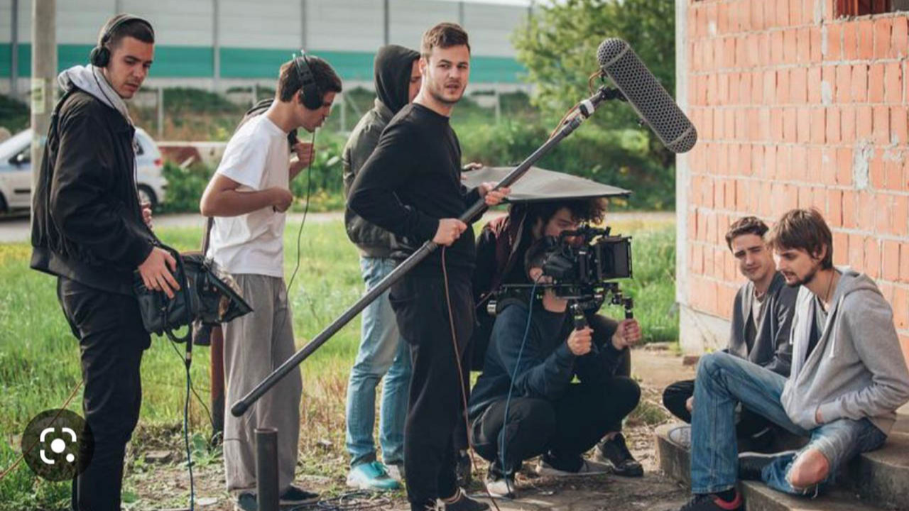 Sine-Sen’den yapımcılara 1 Mayıs hatırlatması