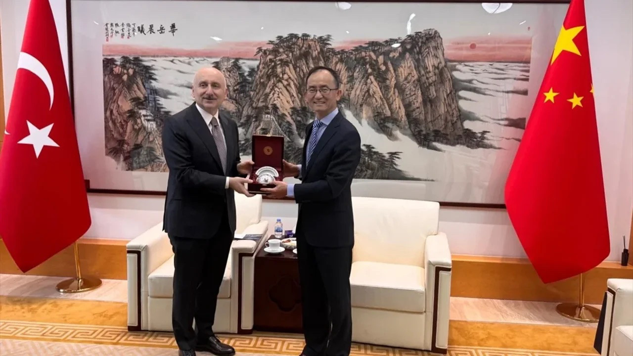 Türkiye ve Çin arasında turizm iş birliği hedefi!! Karaismailoğlu ve Büyükelçi Jiang bir araya geldi