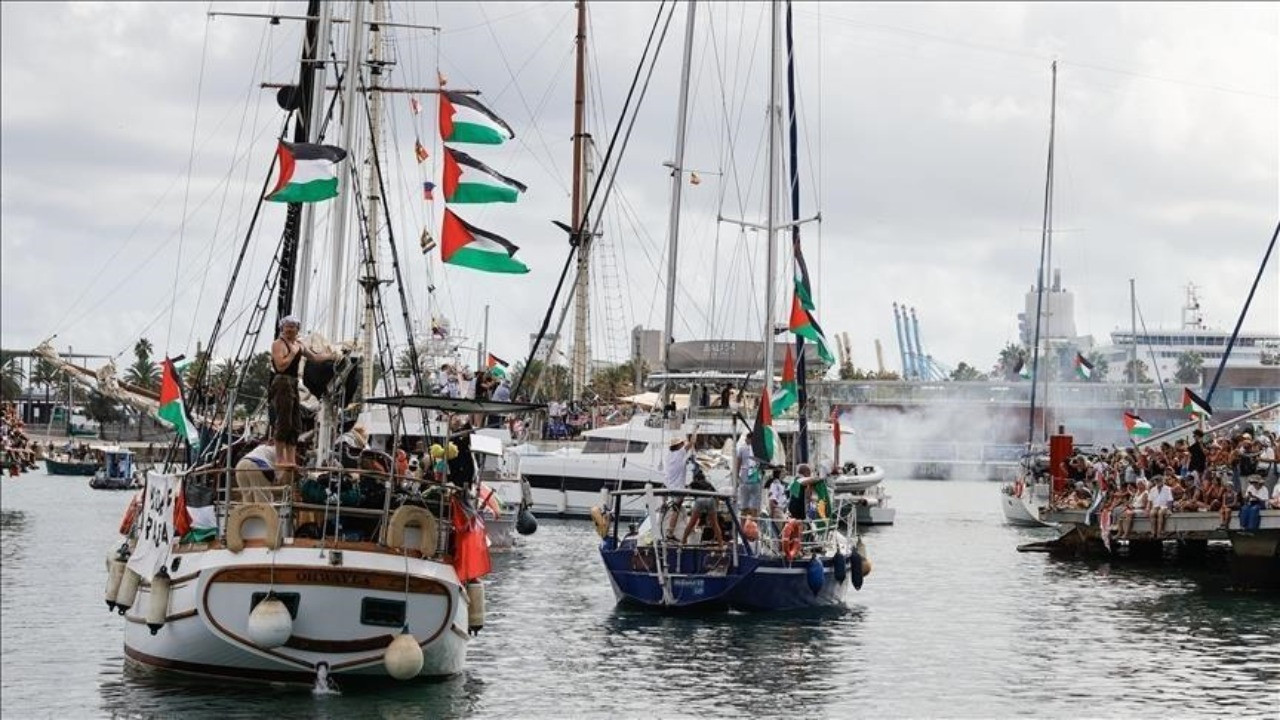 İsrail'in saldırdığı teknelerdeki aktivistler 'ölüm tuzağıyla' karşı karşıya