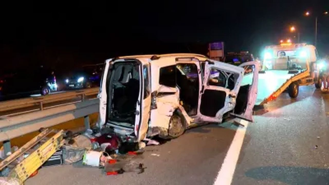 Mersin'de 3 katlı binanın çatısından düşen işçi öldü