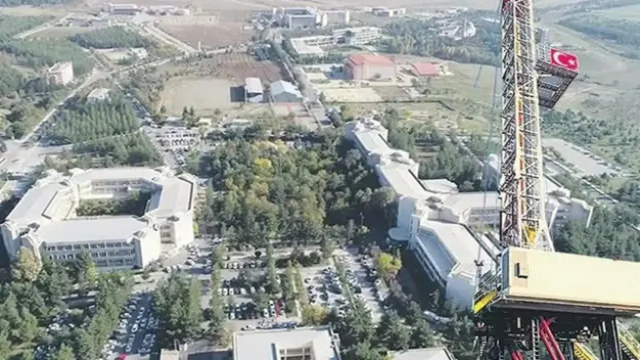 Üniversite kampüsünde petrol bulundu