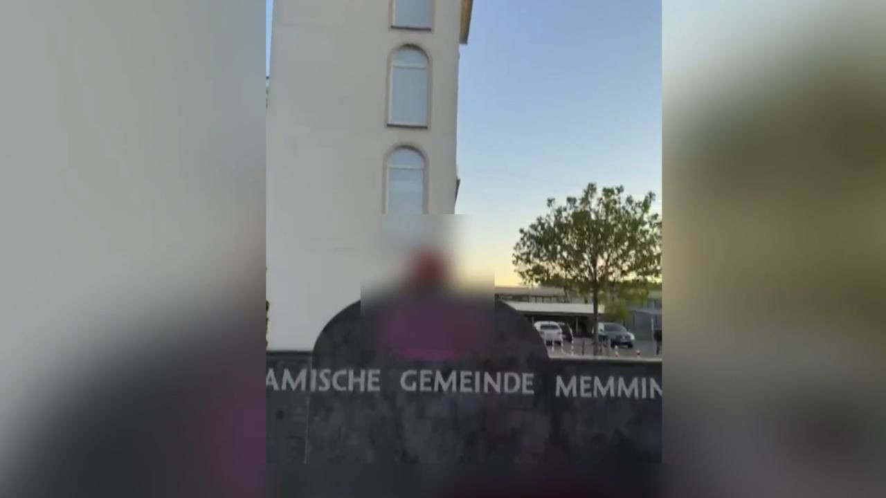 Almanya'da caminin duvarına domuz başı bırakıldı