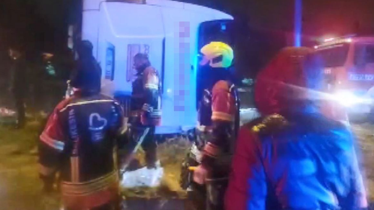 Balıkesir’de otobüs devrildi: 3 kişi öldü, 31 kişi yaralandı